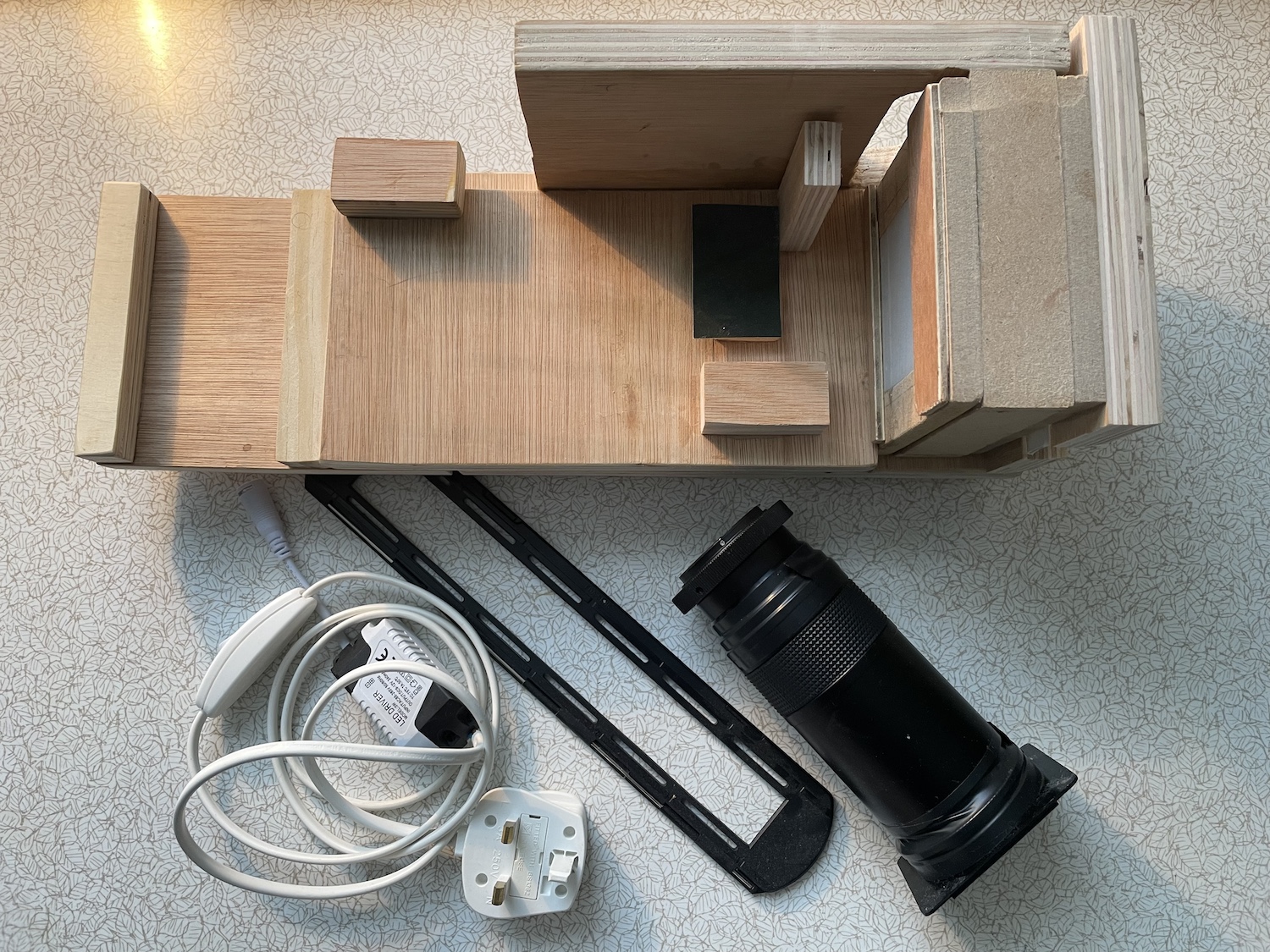 Side view, not set up.