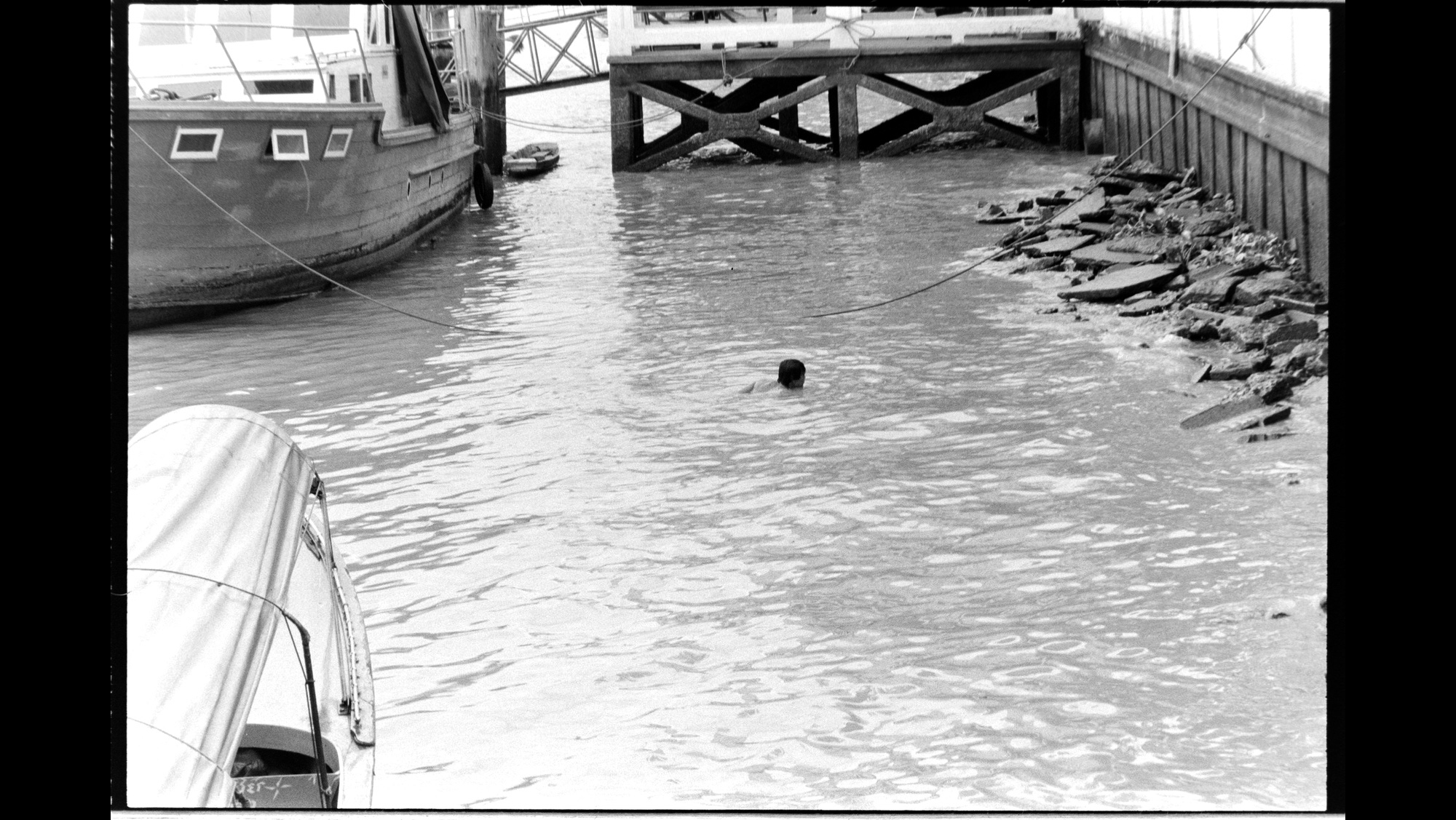 Photo Reference No: FPL02395